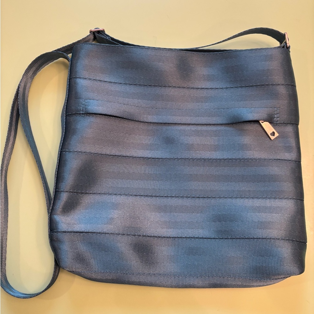 Harveys teal streamline crossbody